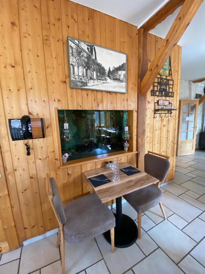 Hotel Restaurant Des Lacs Chaux-des-Crotenay Exterior foto